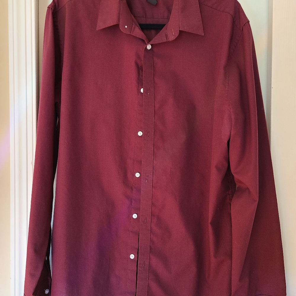 H&M Mens Maroon long-sleeved, button up shirt, XL